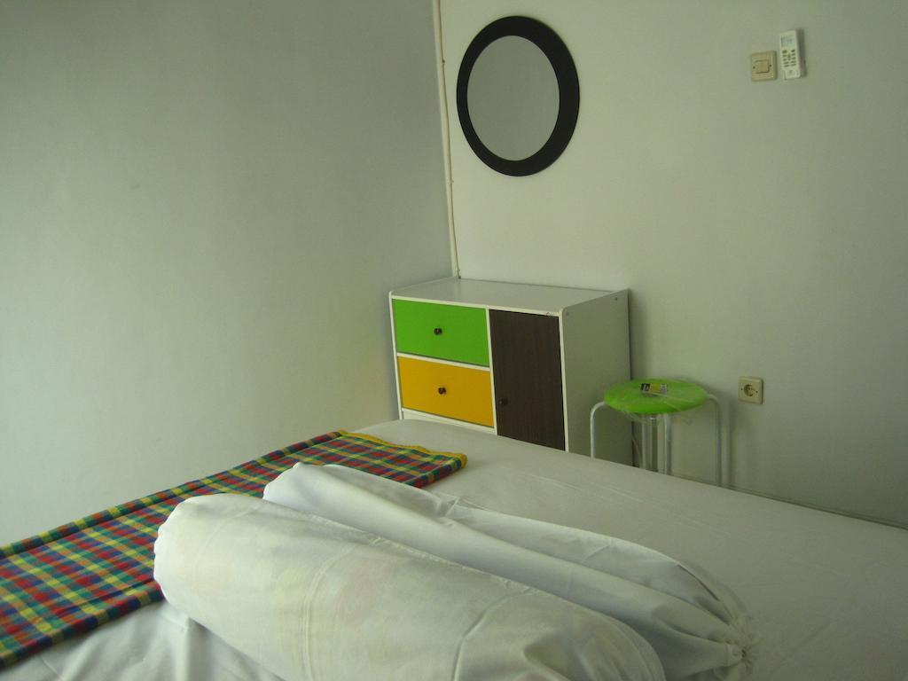 Cemara Homestay Jogja ジョグジャカルタ 部屋 写真