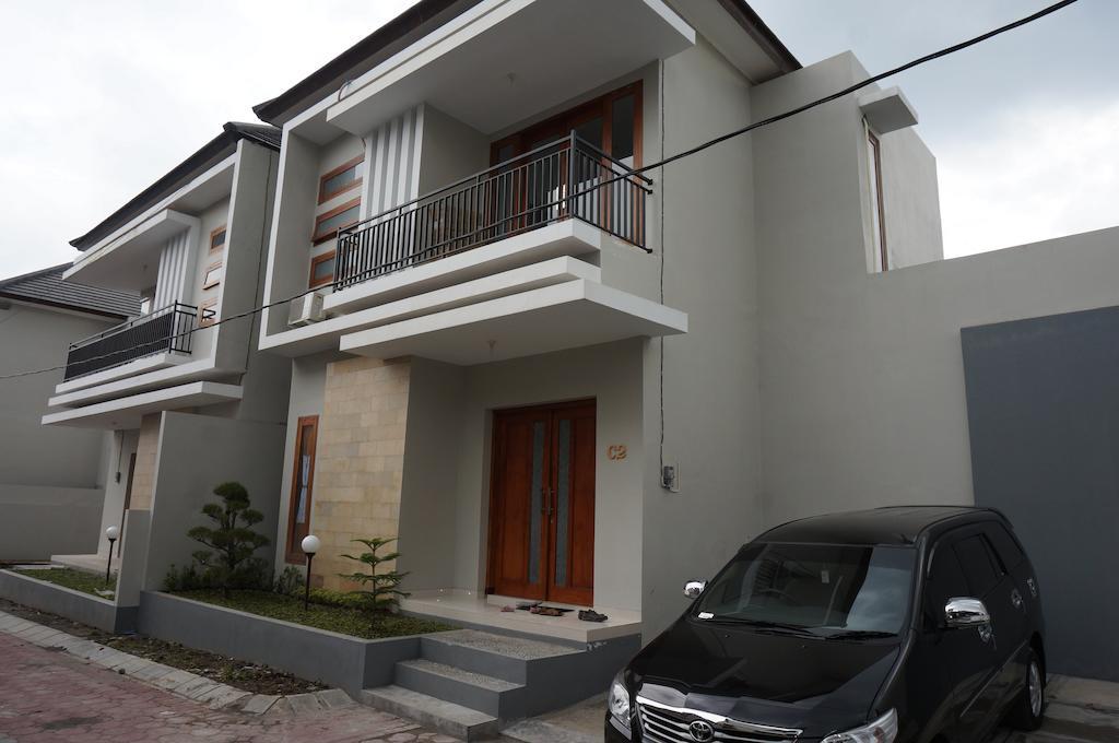 Cemara Homestay Jogja ジョグジャカルタ エクステリア 写真
