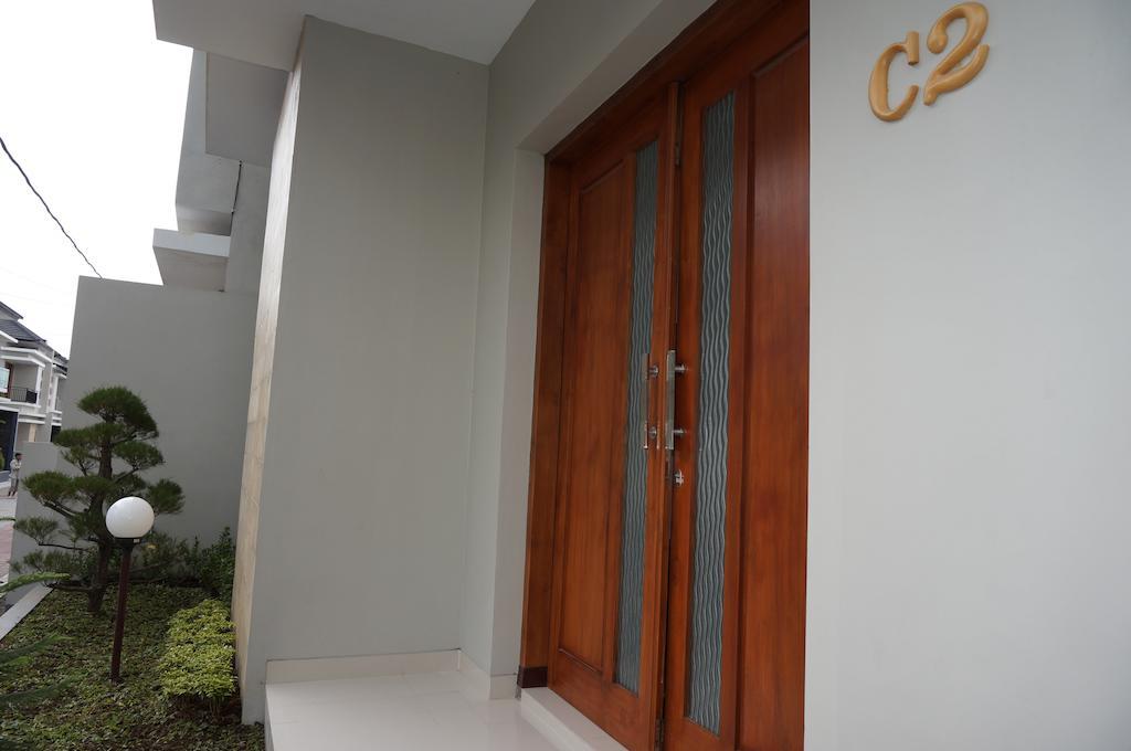 Cemara Homestay Jogja ジョグジャカルタ エクステリア 写真
