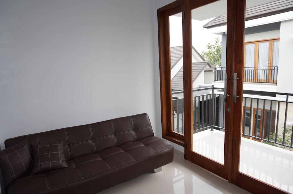 Cemara Homestay Jogja ジョグジャカルタ エクステリア 写真