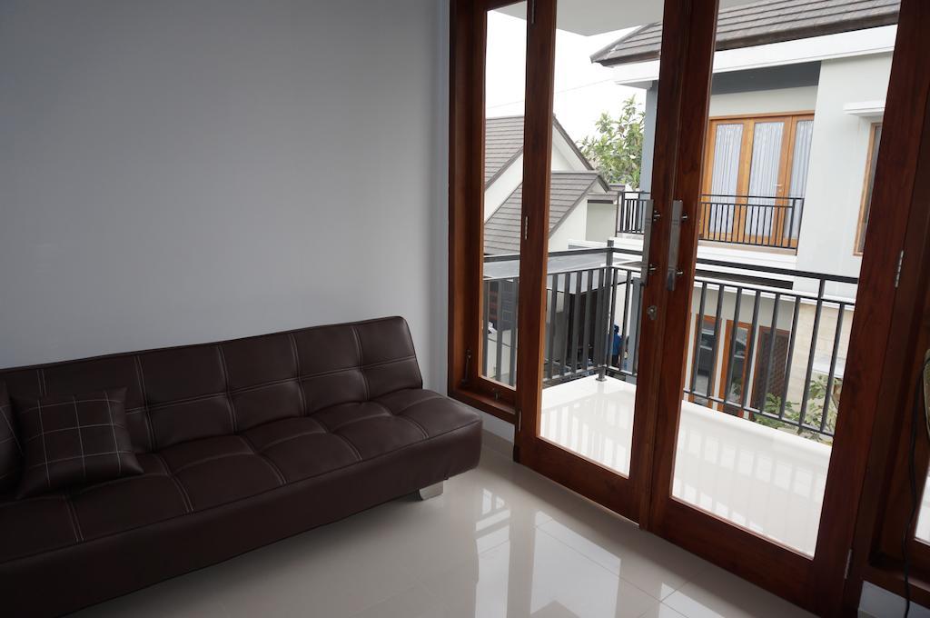 Cemara Homestay Jogja ジョグジャカルタ エクステリア 写真
