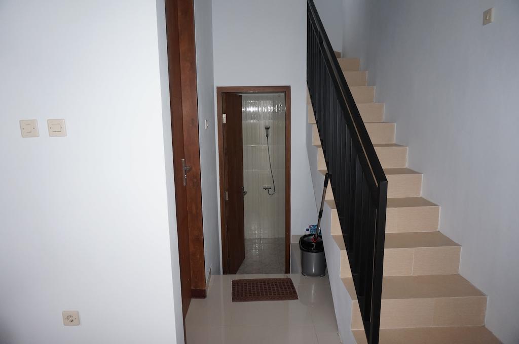 Cemara Homestay Jogja ジョグジャカルタ エクステリア 写真